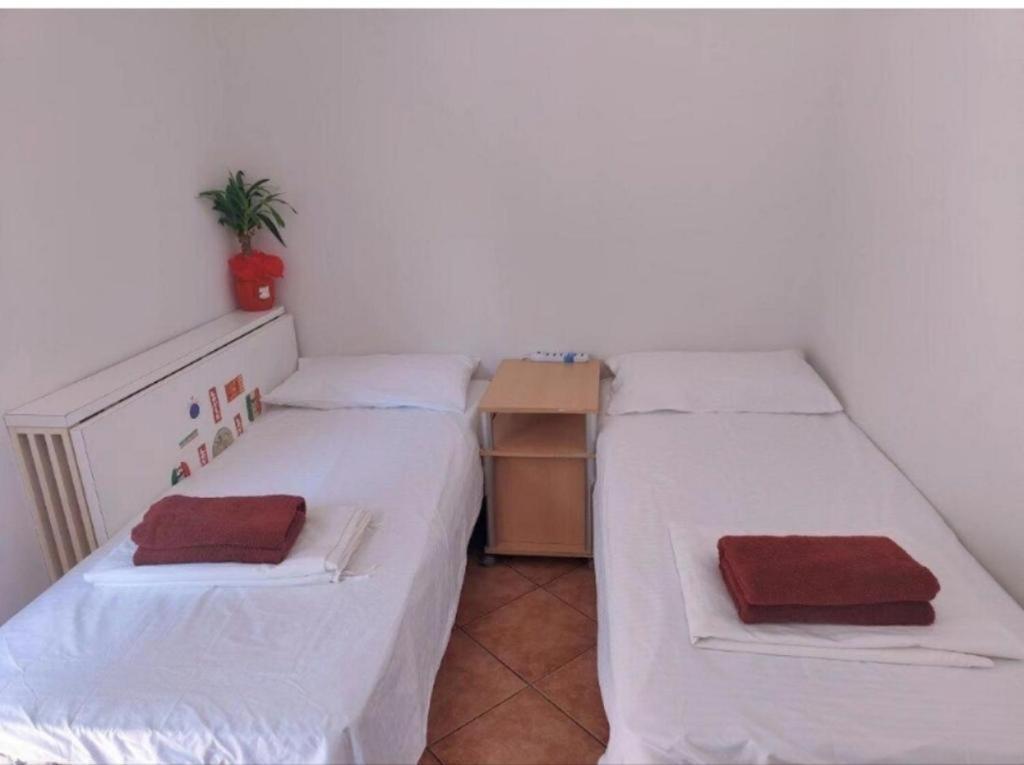 Linda'S Apparment Rooms ميستر المظهر الخارجي الصورة